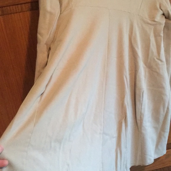 Khaki colored coat - Picture 5 of 5